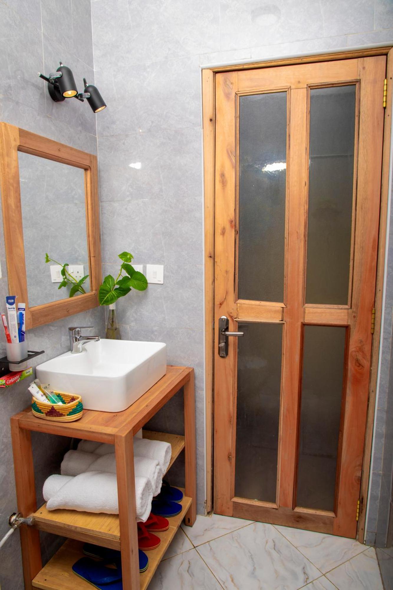Kaswa Lodge Fort Portal Ngoại thất bức ảnh
